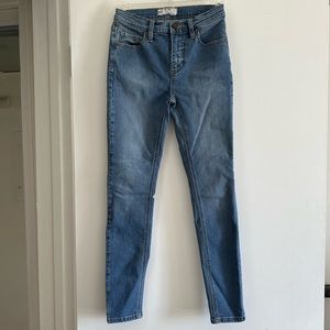 Free People FP Lightwash High Rise Skinny Jeans Size 24 EUC